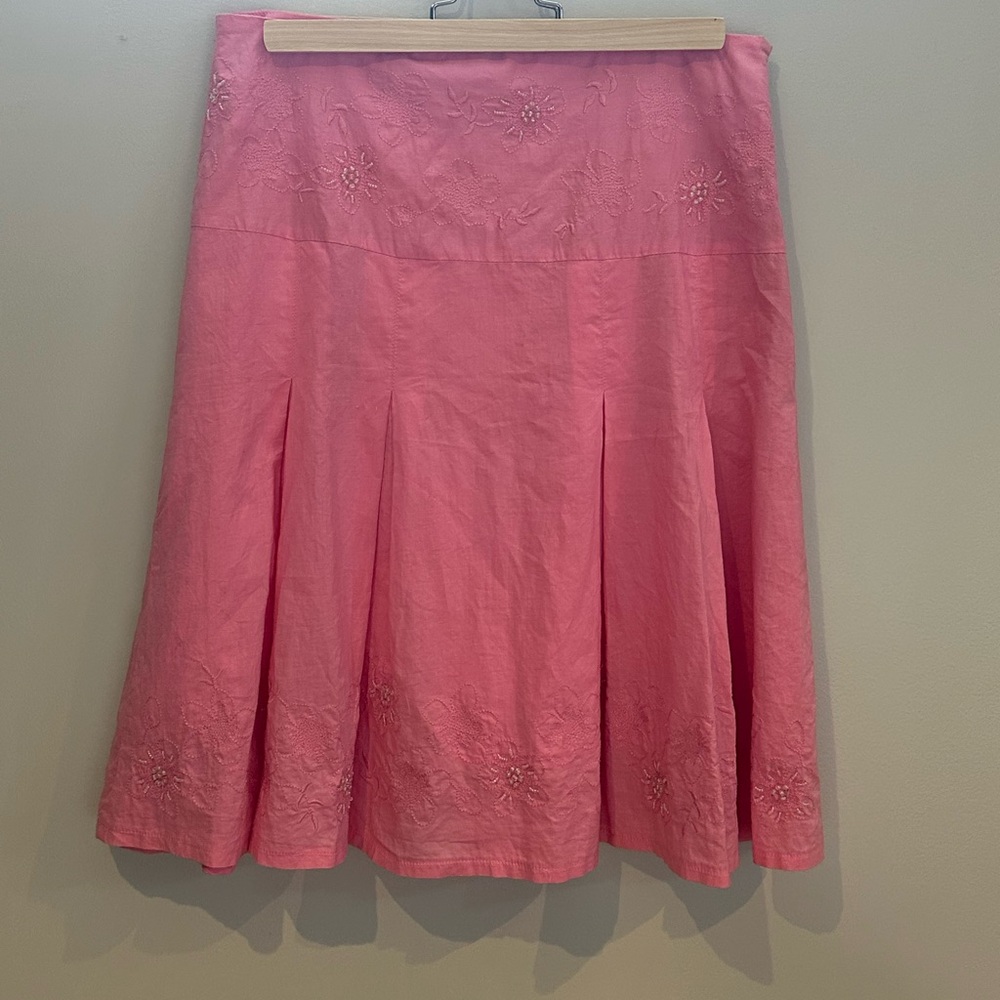 Simple Pink Knee-Length Pleated A-Line Skirt